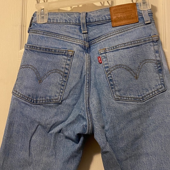 Levi’s Wedgie Jeans - Picture 7 of 8